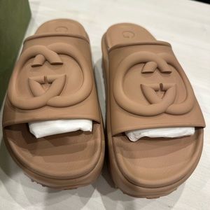 Gucci Interlocking Slide Sandals.  Tan.  37.